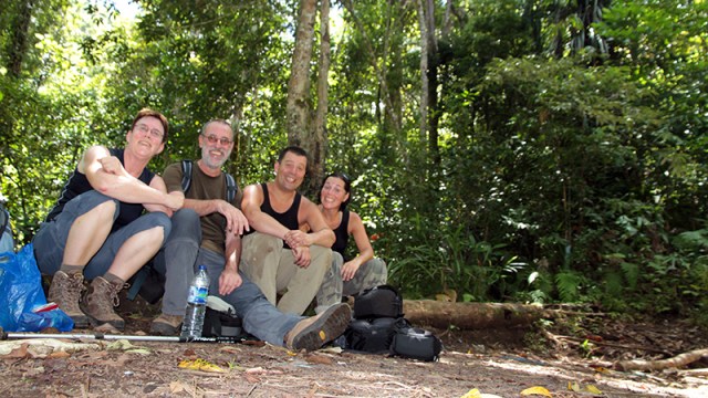 0339Cockie Paul Rob Miranda op Klabat